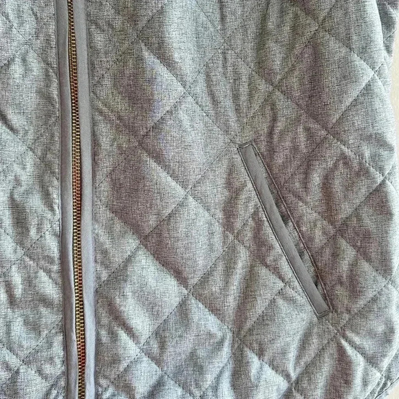 Old Navy Grey Quilted Vest, Gray Outdoor Vest, Puffer Vest, Size Large - Picture 16 of 16
